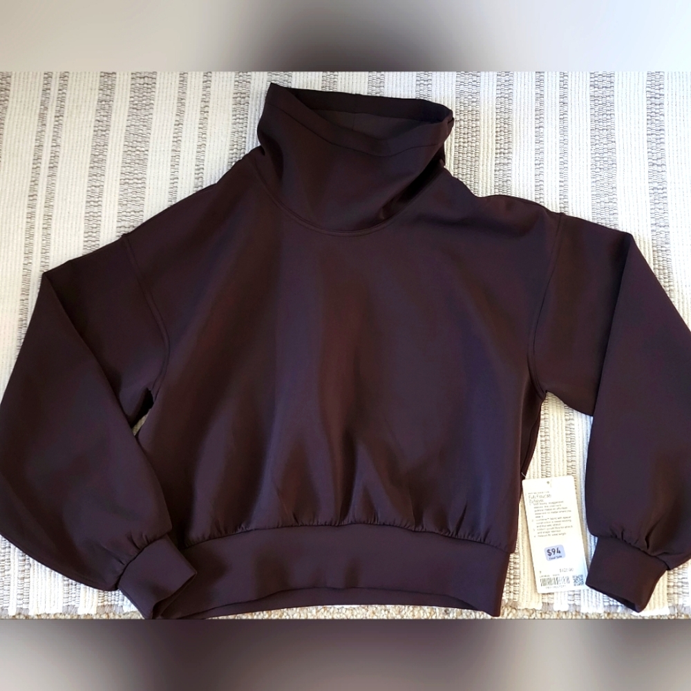 Lululemon full flourish pullover